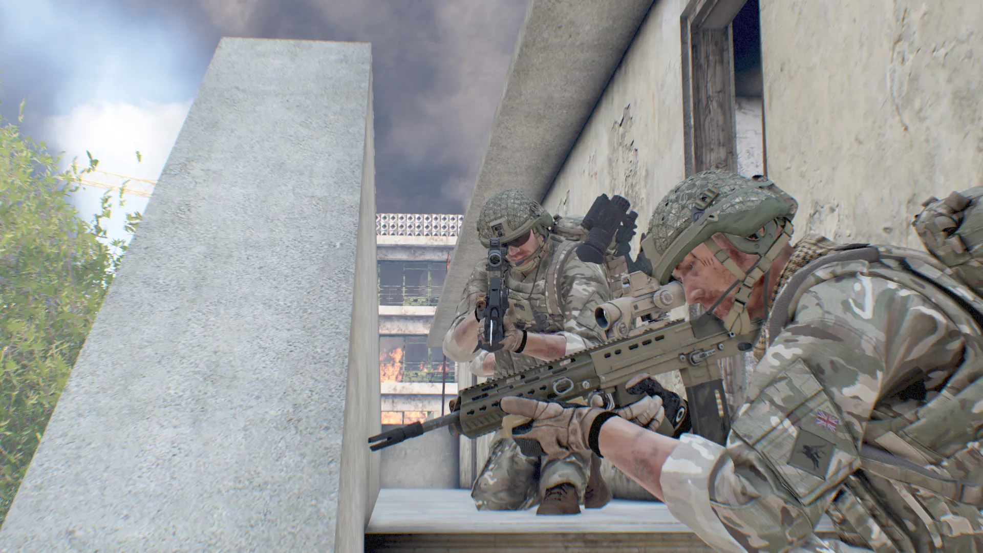 2 PARA conducting close-quarters battle in an urban compound.